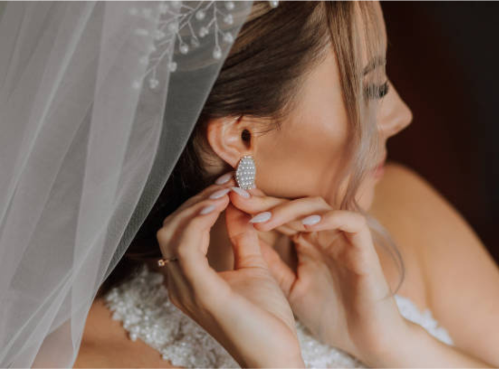 How to Choose the Perfect Earrings for Your Wedding Day