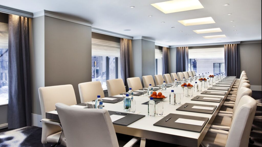 What Should You Look for When Choosing a Conference Room for Rent?