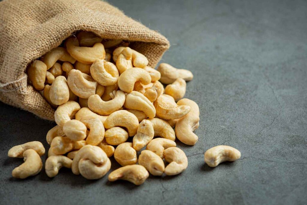 Premium quality cashew nuts showcasing top cashew brands in India known for taste, purity, and freshness.