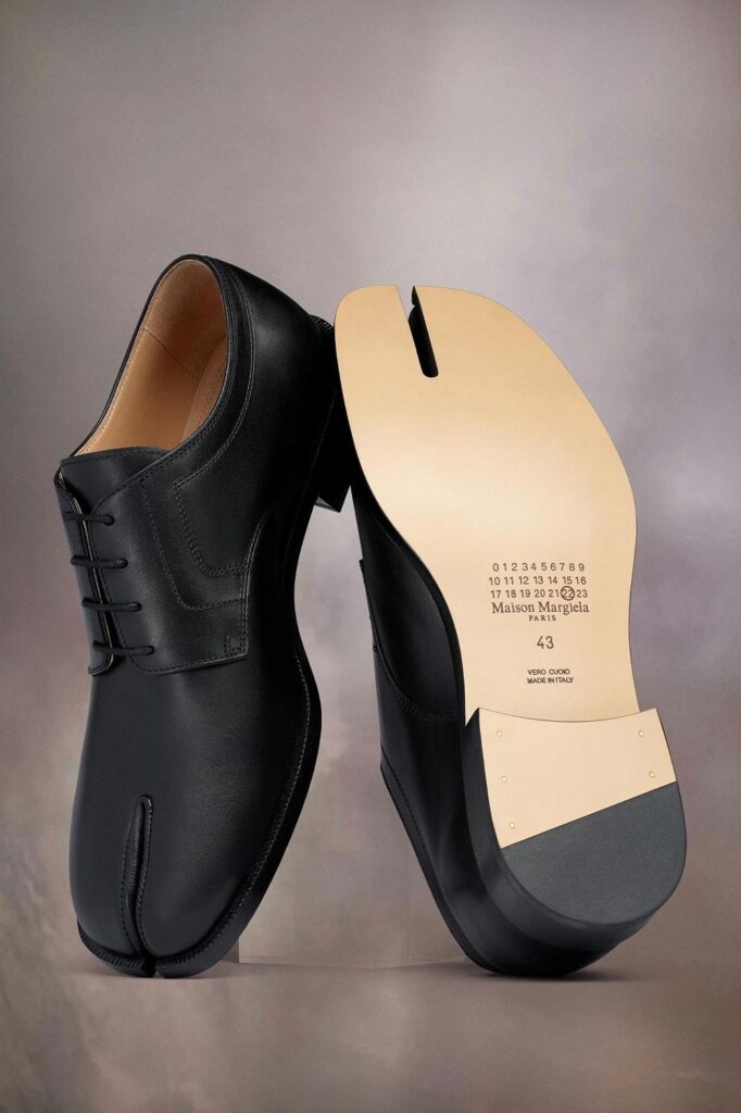 Maison Margiela Tabi Derbies Black