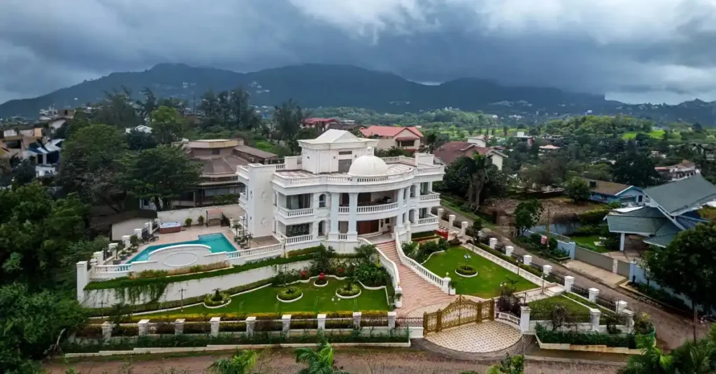 Lonavala Villa With Poo