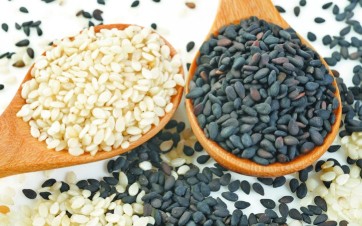 Sesame seeds in a bowl showing nutritional benefits