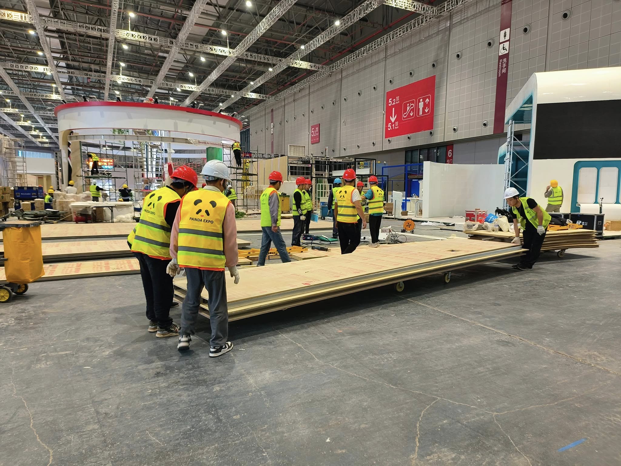 custom exhibition stand builders