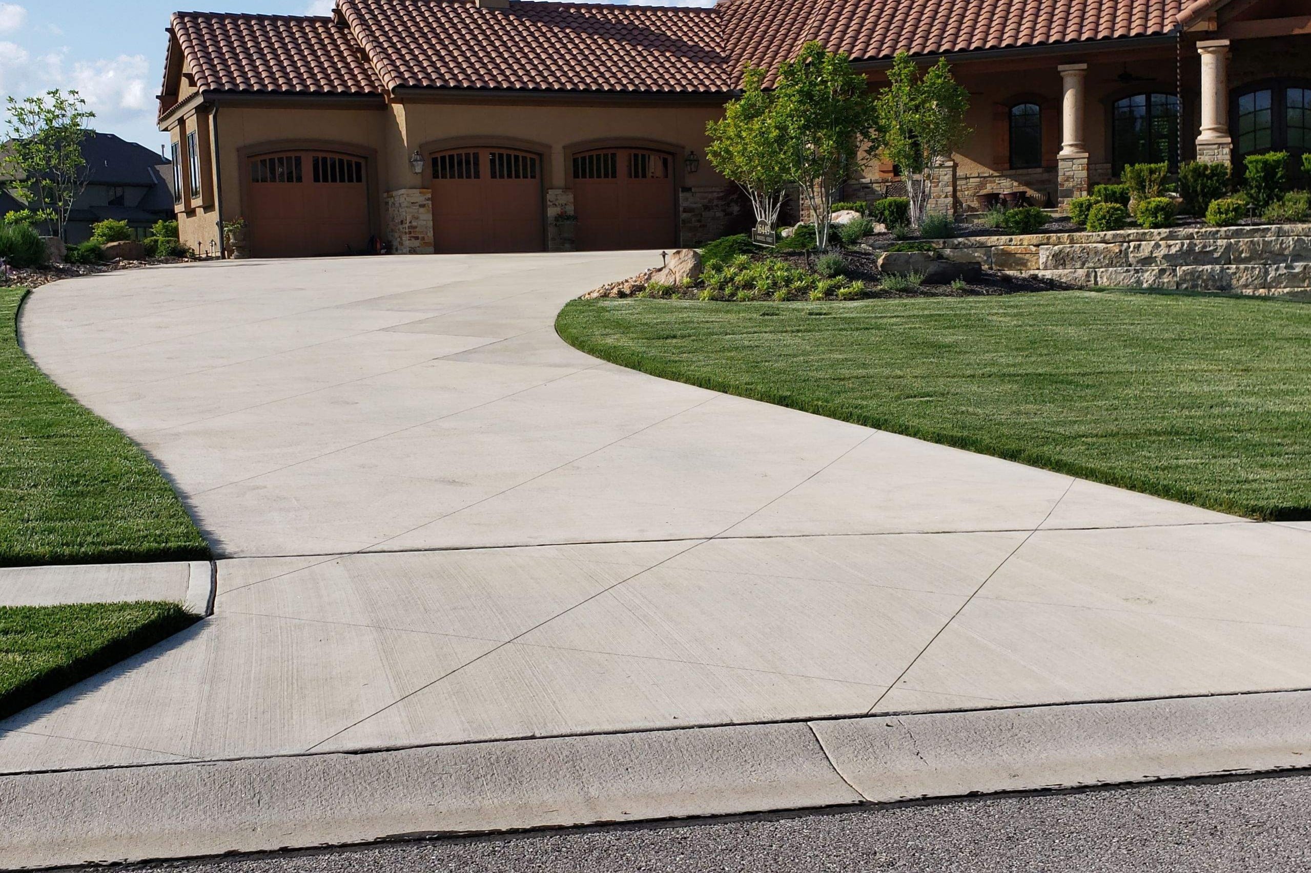 Driveway Concrete Work in Saltillo, MS: A Complete Guide