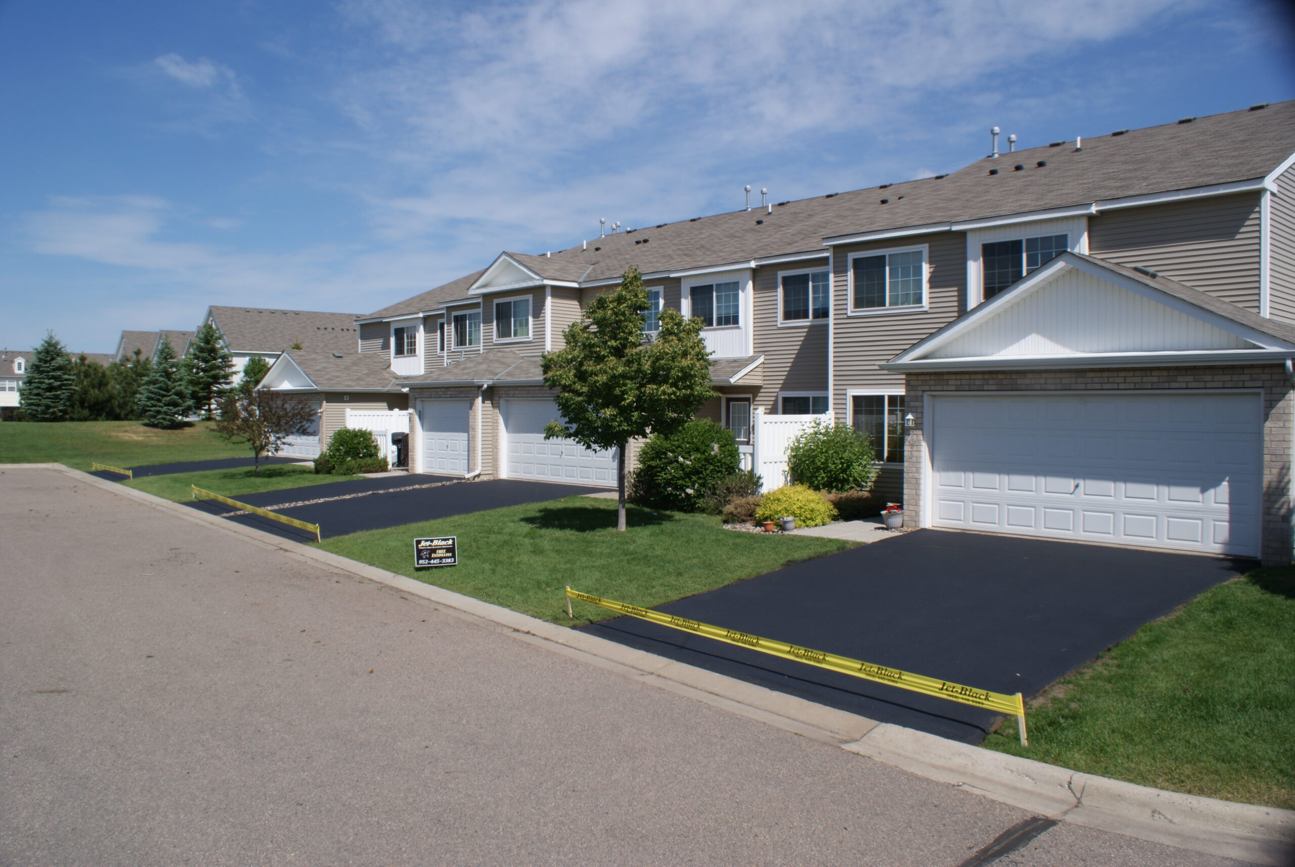 asphalt sealcoating company