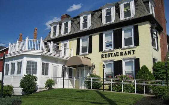 Best american restaurant around North Salem NH