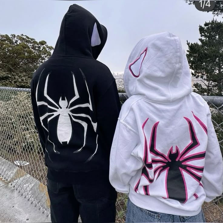The Sp5der Acai Hoodie brings bold and vibrant streetwear style into your wardrobe.