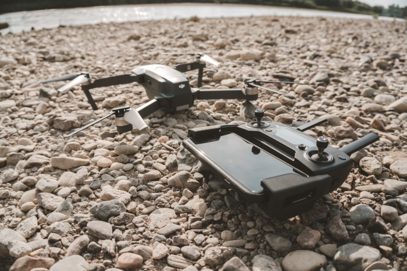 Drone Technology in the UAE: Choosing the Right Equipment and Expertise